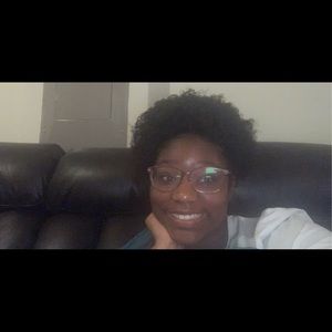 Meet your Posher, Kelli